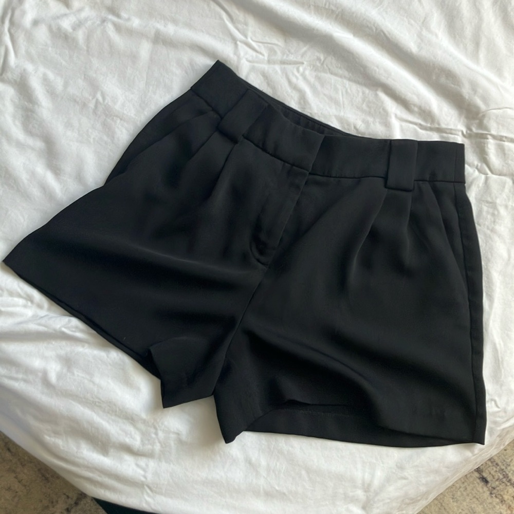 Express Stylist High Waisted Pleated Shorts size 2